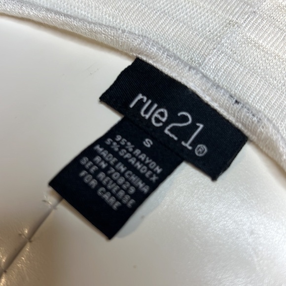 Women’s Stripe Top from Rue21 - Picture 7 of 8